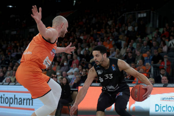 辞中不难看 辞中不难看